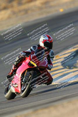 media/Oct-06-2024-Race Pace (Sun) [[d7d39ec7ad]]/1-Turn 10 (730am)/